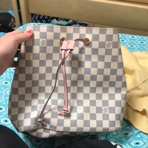 Louis Vuitton NeoNoe bag